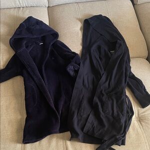 Kids dark blue bathrobes size 5/6 GAP, V. & Grin